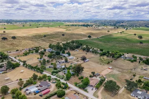 View/Area - 6825 Chardonnay, Paso Robles, CA 93446 photo 3 of 3