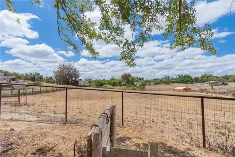 Exterior - 6825 Chardonnay, Paso Robles, CA 93446 photo 4 of 8