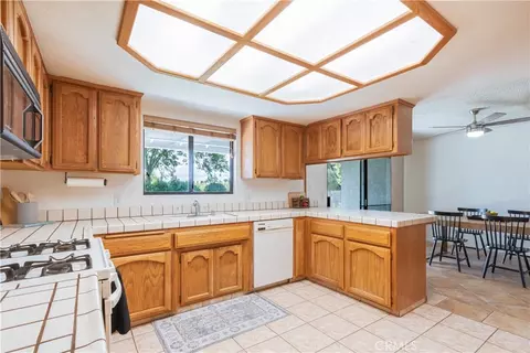 Kitchen - 6825 Chardonnay, Paso Robles, CA 93446 photo 2 of 2