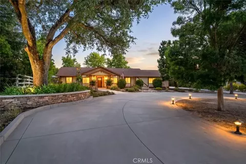 2385 Larkfield Pl, Paso Robles, CA 93446