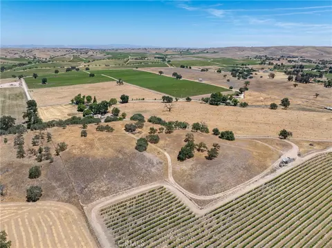 View/Area - 5275 Camp 8 Rd, Paso Robles, CA 93446 photo 6 of 15