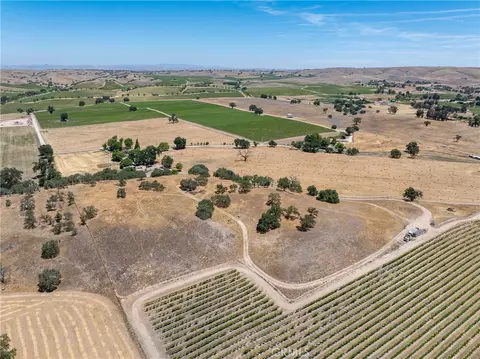 View/Area - 5275 Camp 8 Rd, Paso Robles, CA 93446 photo 6 of 17