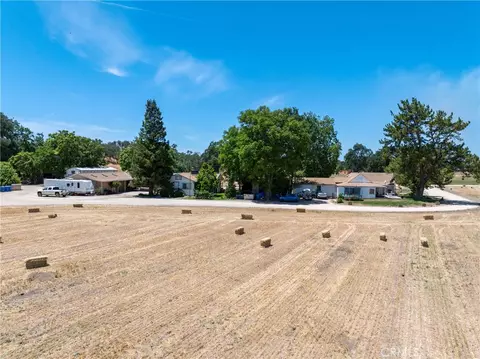 Exterior - 5275 Camp 8 Rd, Paso Robles, CA 93446 photo 2 of 2