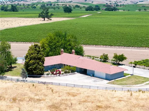 View/Area - 5275 Camp 8 Rd, Paso Robles, CA 93446 photo 3 of 17