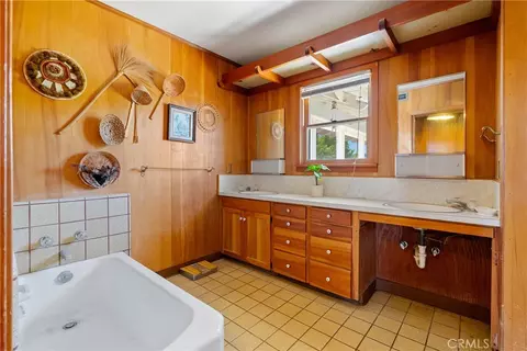 Bath - 5275 Camp 8 Rd, Paso Robles, CA 93446 photo 1 of 4