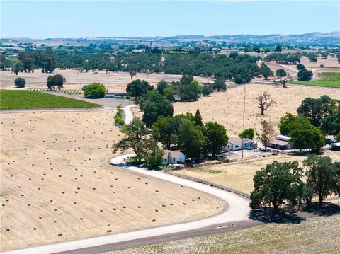 View/Area - 5275 Camp 8 Rd, Paso Robles, CA 93446 photo 2 of 17