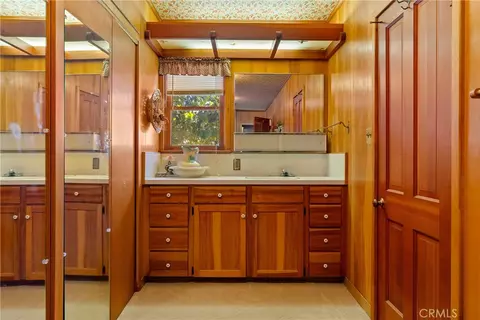 Bath - 5275 Camp 8 Rd, Paso Robles, CA 93446 photo 2 of 4