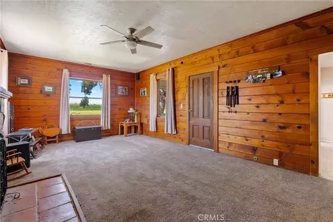 Living - 5275 Camp 8 Rd, Paso Robles, CA 93446 photo 2 of 2