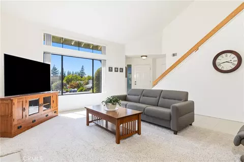Living - 940 Moody Ct, Paso Robles, CA 93446 photo 3 of 7