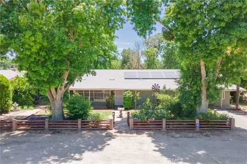 370 Cholame St, Shandon, CA 93461