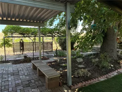 Exterior - 370 Cholame St, Shandon, CA 93461 photo 3 of 9