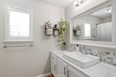 Bath - 2641 Vineyard Cir, Paso Robles, CA 93446 photo 2 of 2