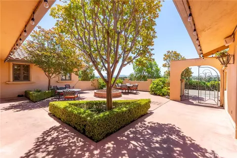 Exterior - 7568 Creston, Paso Robles, CA 93446 photo 3 of 13