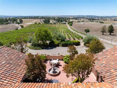 Exterior - 7568 Creston, Paso Robles, CA 93446 photo 11 of 13