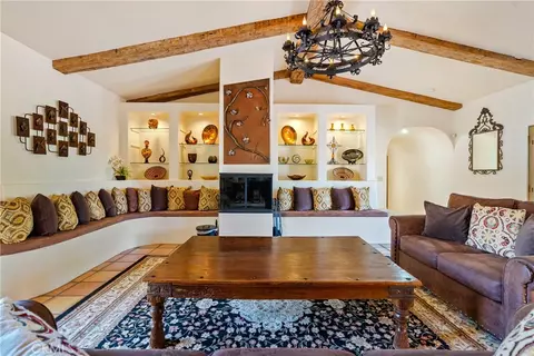 Living - 7568 Creston, Paso Robles, CA 93446 photo 3 of 5