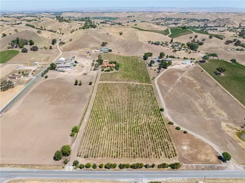View/Area - 7568 Creston, Paso Robles, CA 93446 photo 2 of 5