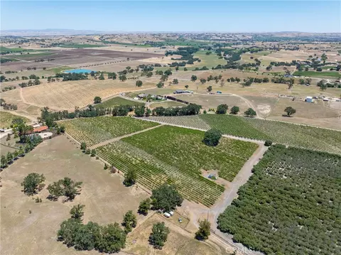 175 White Hawk, Templeton, CA 93465 photo 11