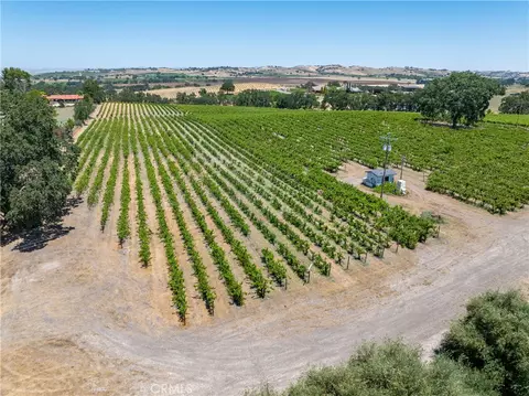 175 White Hawk, Templeton, CA 93465 photo 14
