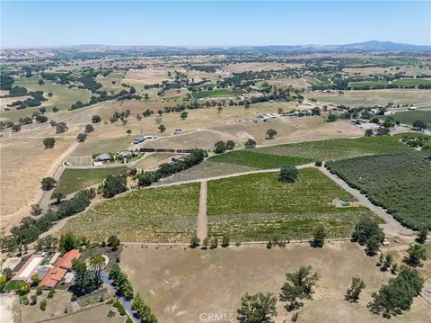 175 White Hawk, Templeton, CA 93465 photo 10