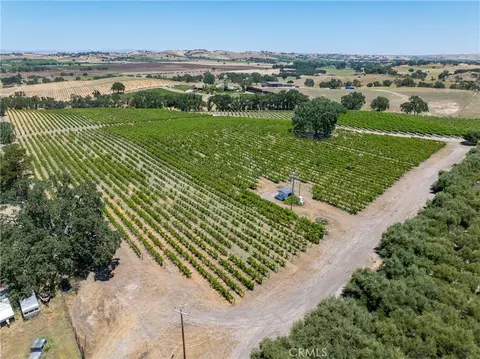 175 White Hawk, Templeton, CA 93465 photo 13
