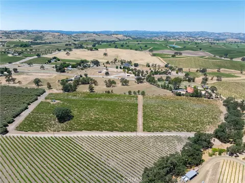 175 White Hawk, Templeton, CA 93465 photo 5
