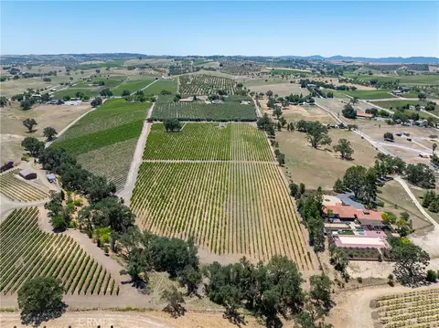 175 White Hawk, Templeton, CA 93465 photo 7