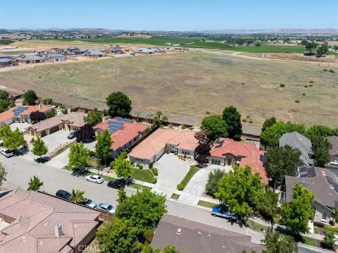 View/Area - 721 Lenox Ct, Paso Robles, CA 93446 photo 4 of 5