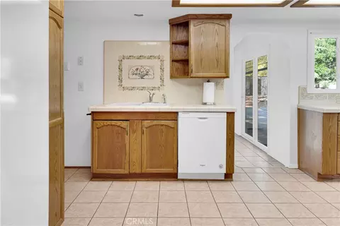 Kitchen - 3620 Colima Rd, Atascadero, CA 93422 photo 4 of 4