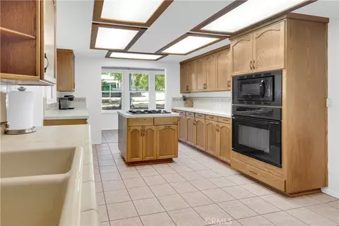 Kitchen - 3620 Colima Rd, Atascadero, CA 93422 photo 3 of 4