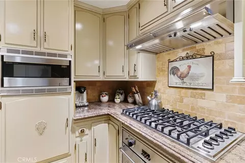 Kitchen - 3750 Blanche St, Pasadena, CA 91107 photo 3 of 8