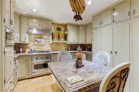 Kitchen - 3750 Blanche St, Pasadena, CA 91107 photo 8 of 8