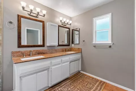 Bath - 1712 Current, Paso Robles, CA 93446 photo 1 of 3