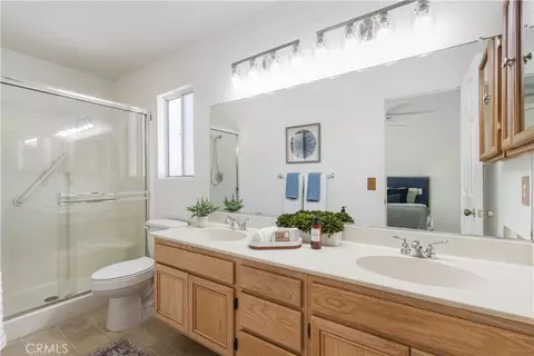 Bath - 927 Saint Ann Dr, Paso Robles, CA 93446 photo 2 of 2