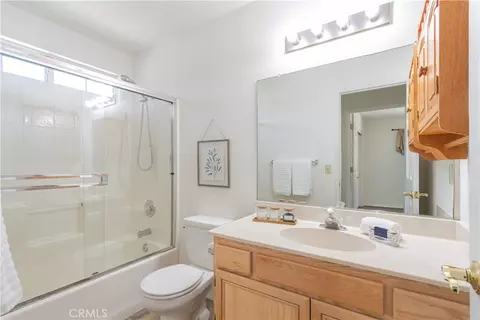 Bath - 927 Saint Ann Dr, Paso Robles, CA 93446 photo 1 of 2