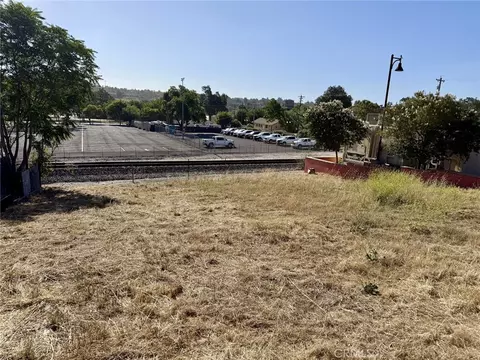 2114 Pine, Paso Robles, CA 93446 photo 2
