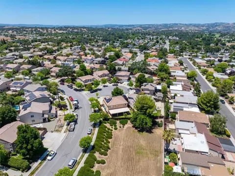 View/Area - 2306 Latigo Ct, Paso Robles, CA 93446 photo 3 of 6