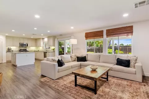 Living - 2306 Latigo Ct, Paso Robles, CA 93446 photo 2 of 5