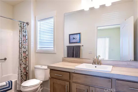 Bath - 391 Lark Dr, Paso Robles, CA 93446 photo 1 of 3