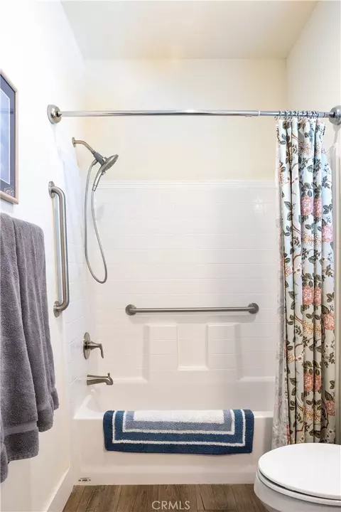 Bath - 391 Lark Dr, Paso Robles, CA 93446 photo 2 of 3