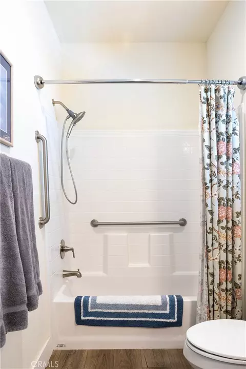 Bath - 391 Lark Dr, Paso Robles, CA 93446 photo 2 of 3