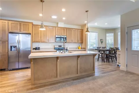 Kitchen - 391 Lark Dr, Paso Robles, CA 93446 photo 6 of 7