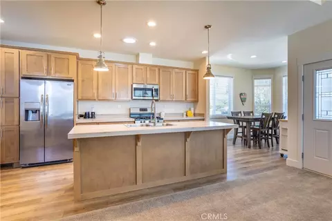 Kitchen - 391 Lark Dr, Paso Robles, CA 93446 photo 6 of 7