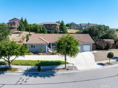676 Red Cloud, Paso Robles, CA 93446 photo 3