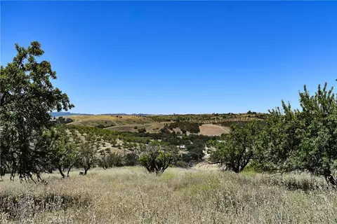 4565 S El Pomar, Templeton, CA 93465 photo 2