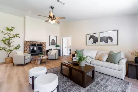 Living - 164 Helgren Ct, Templeton, CA 93465 photo 1 of 3