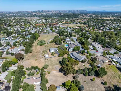 View/Area - 164 Helgren Ct, Templeton, CA 93465 photo 11 of 13