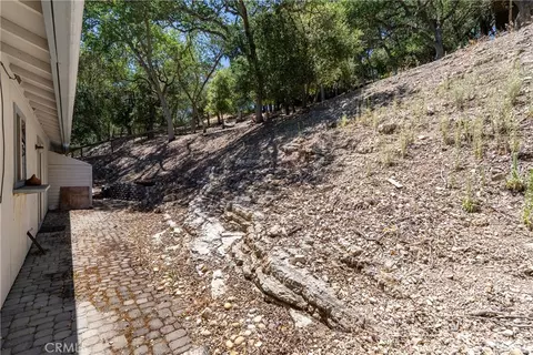 Exterior - 7950 San Clemente, Atascadero, CA 93422 photo 9 of 10