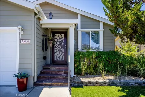 366 Lark, Paso Robles, CA 93446 photo 2