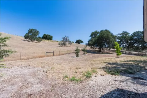 Exterior - 2085 Hanging Tree, Templeton, CA 93465 photo 9 of 10