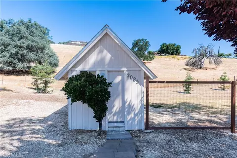 Exterior - 2085 Hanging Tree, Templeton, CA 93465 photo 8 of 10
